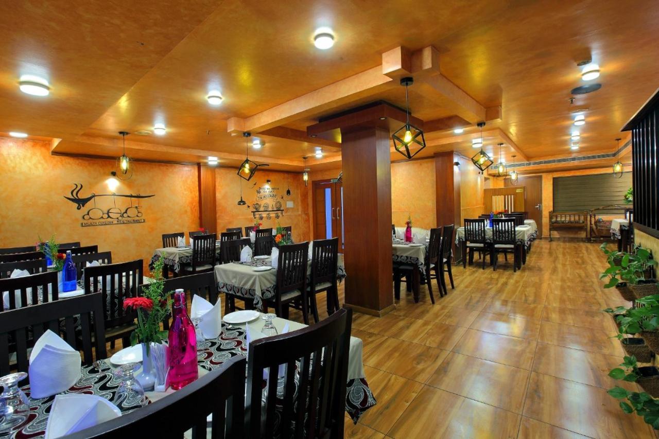 Hotel Sreevalsam Residency Kulanada Tāmarakulam Exterior foto