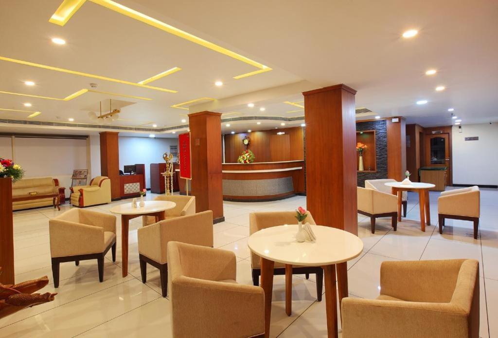 Hotel Sreevalsam Residency Kulanada Tāmarakulam Exterior foto