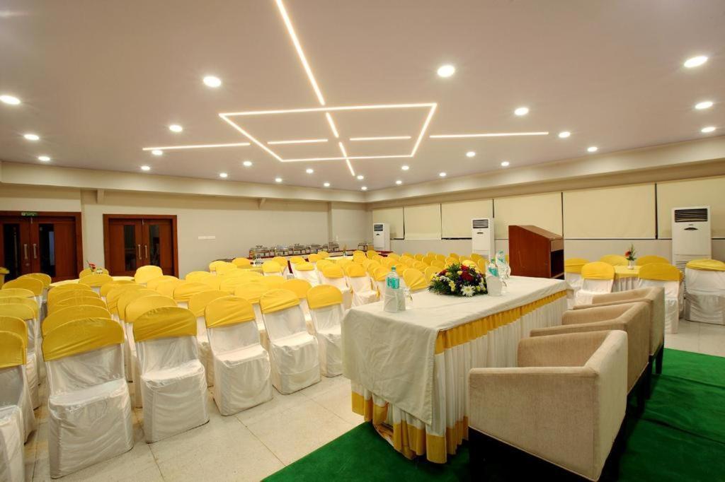 Hotel Sreevalsam Residency Kulanada Tāmarakulam Exterior foto